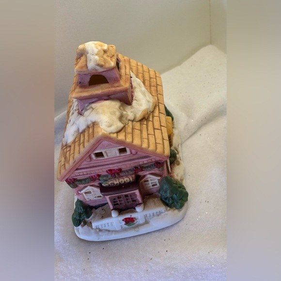 Christmas Village- School House - Picture 5 of 8